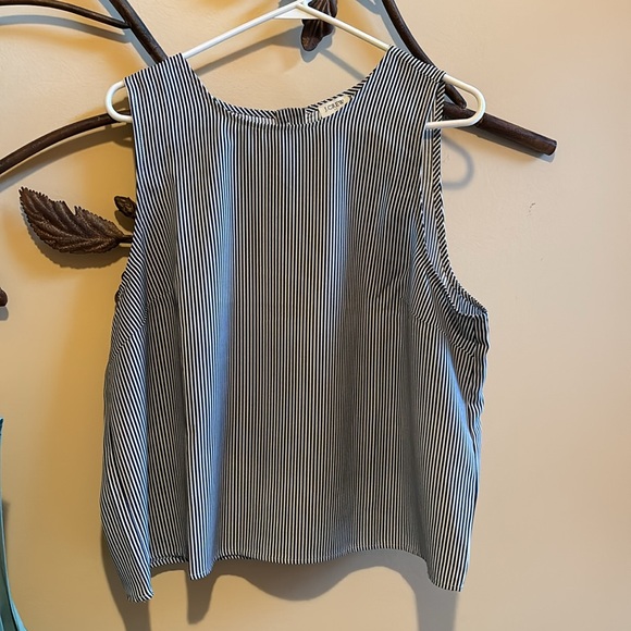 LIKE NEW J Crew Factory Button Back Sleevelss Shell, Sz XXL, Navy/White Stripe - Picture 2 of 8